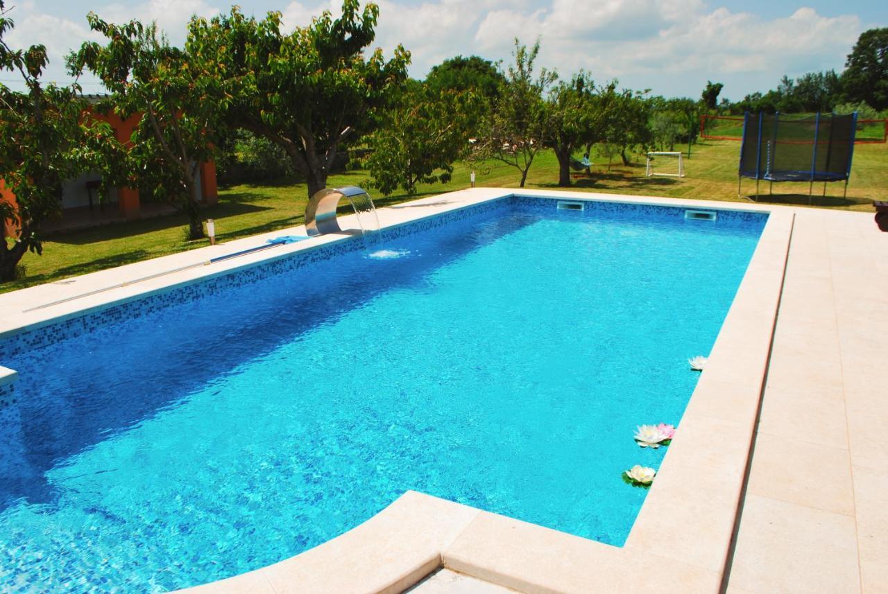 Villa Dorina Барбан Экстерьер фото