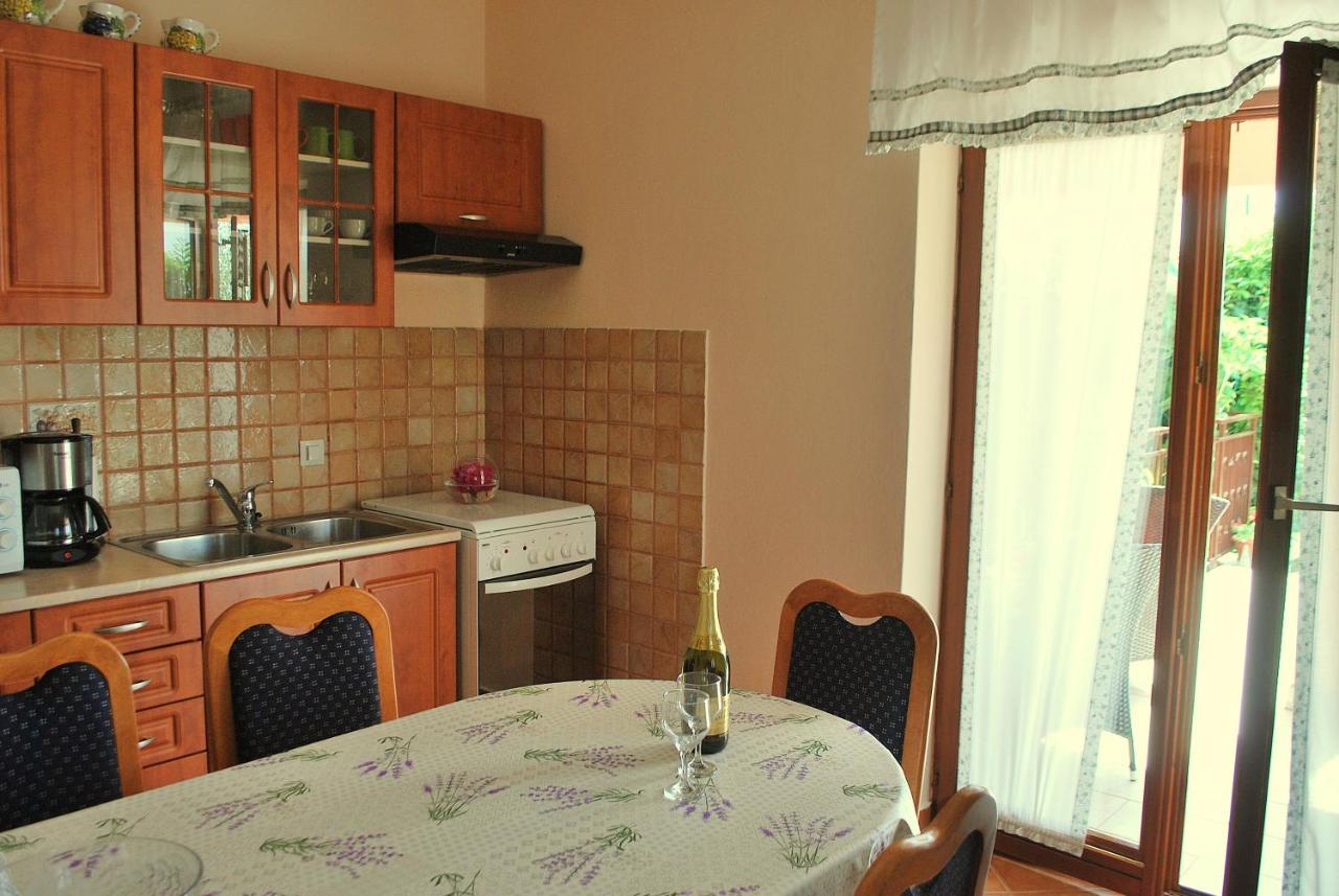 Villa Dorina Барбан Экстерьер фото