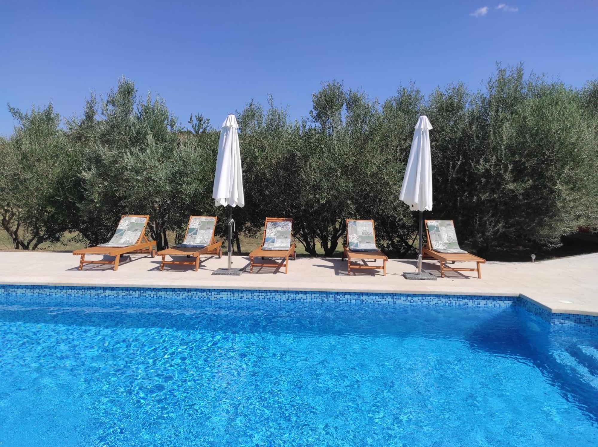 Villa Dorina Барбан Экстерьер фото