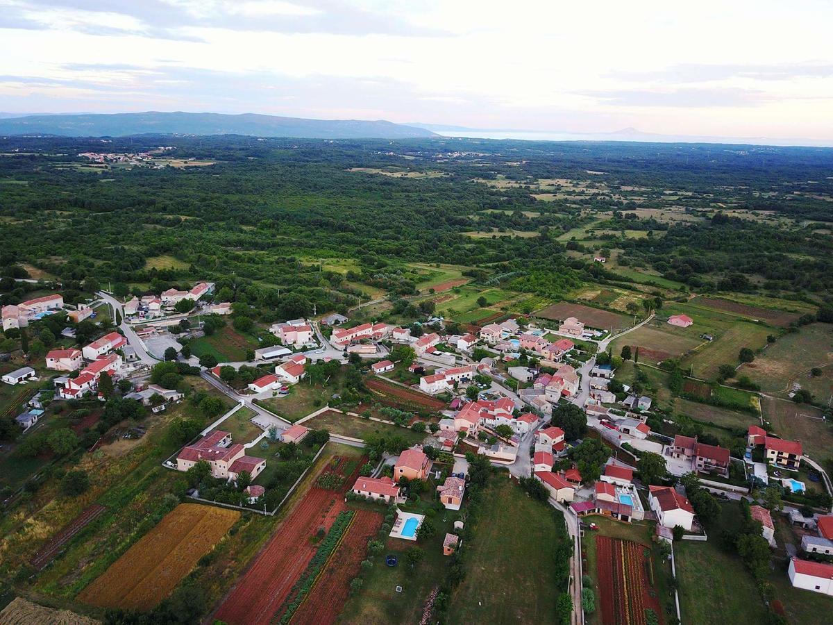 Villa Dorina Барбан Экстерьер фото
