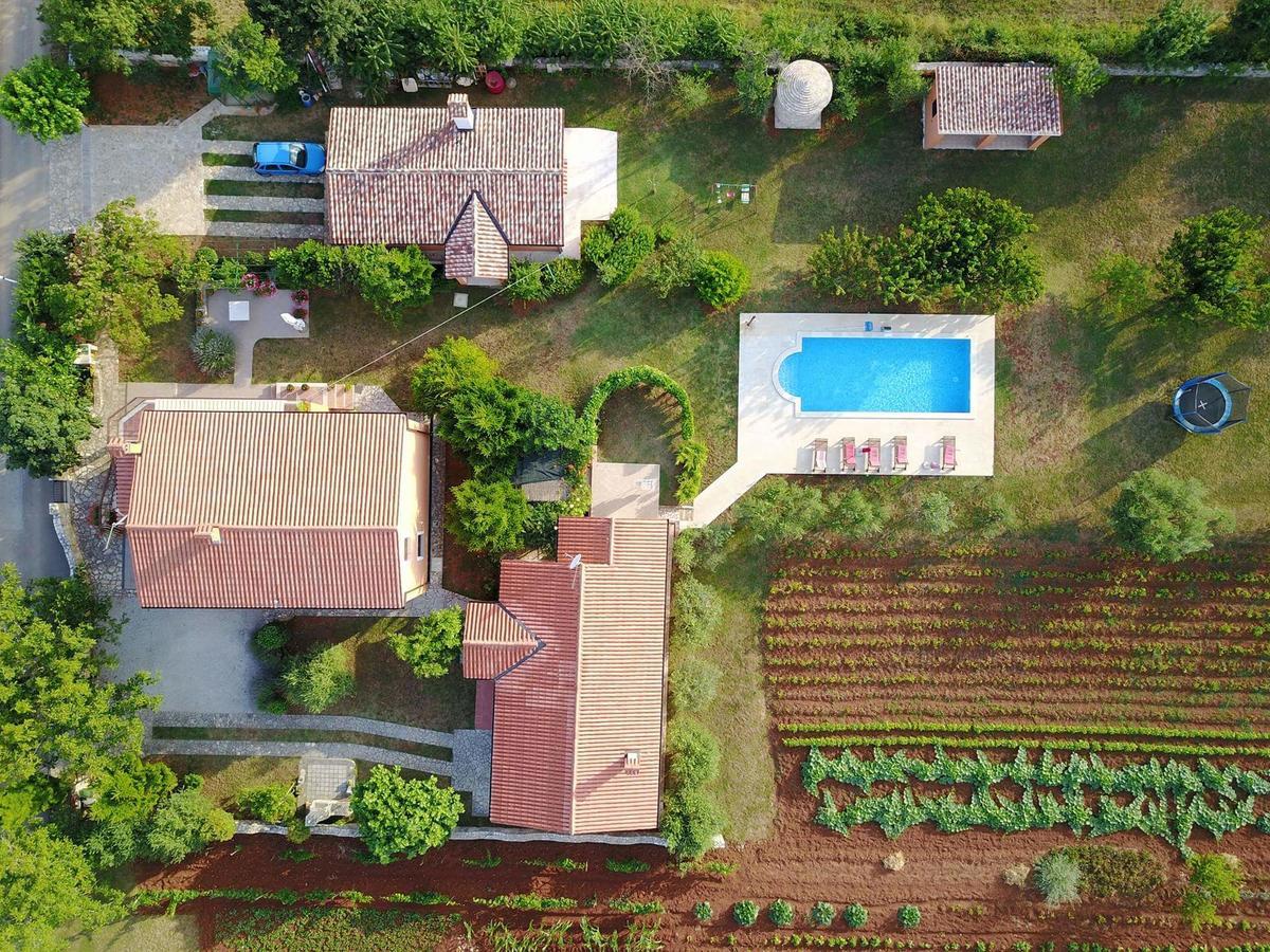 Villa Dorina Барбан Экстерьер фото